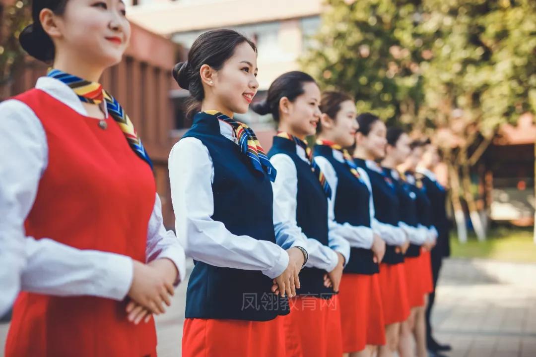 石家庄优质空乘培训 专业站姿礼仪服务是必备核心技能